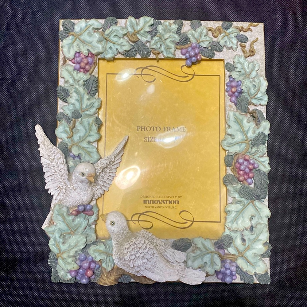 Vintage Innovation 3D 2 Dove ceramic picture frame - fits 5x7